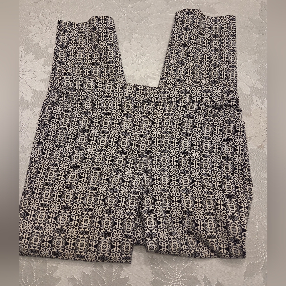 Chico's Size 1 Patterned Slacks - Picture 3 of 5